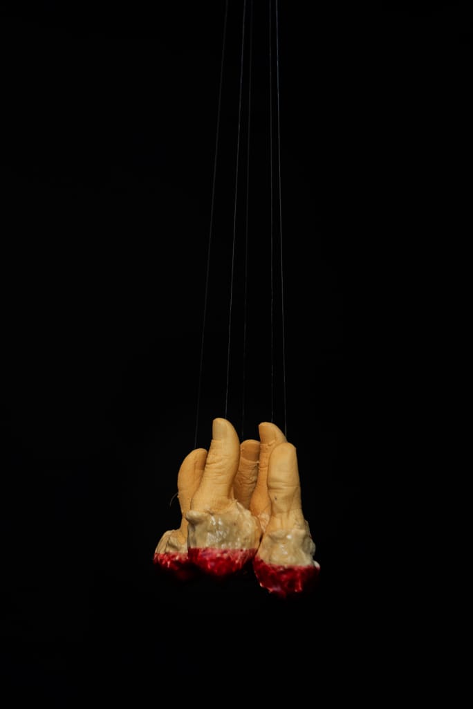kunst - Ingrid Slaa - beeld - vingers - purschuim