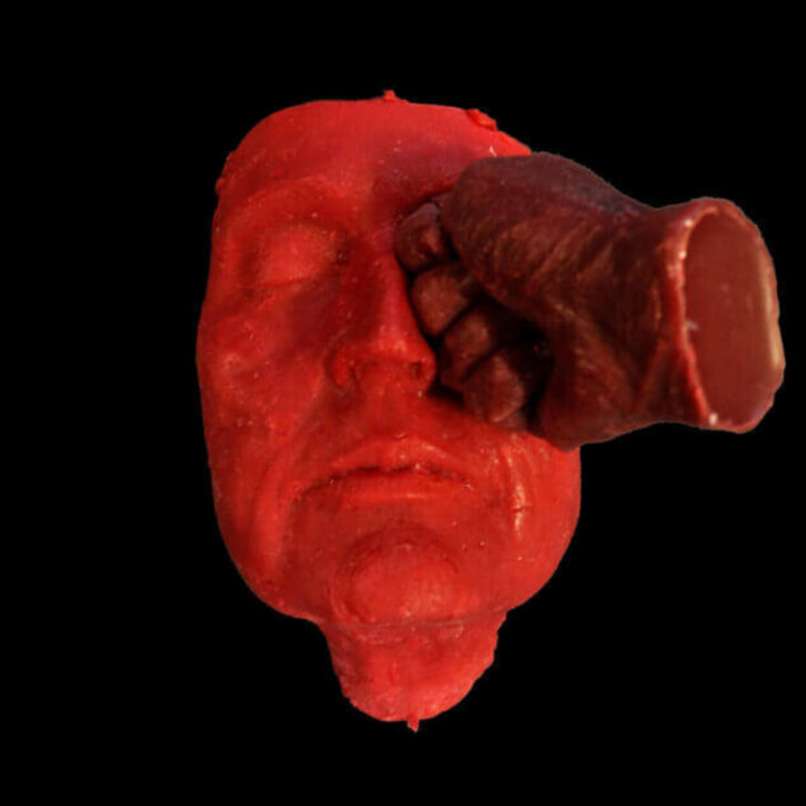 Ingrid Slaa l beeld - was- gezicht en vuist - titel zelf l sculpture - wax- face and fist - title self